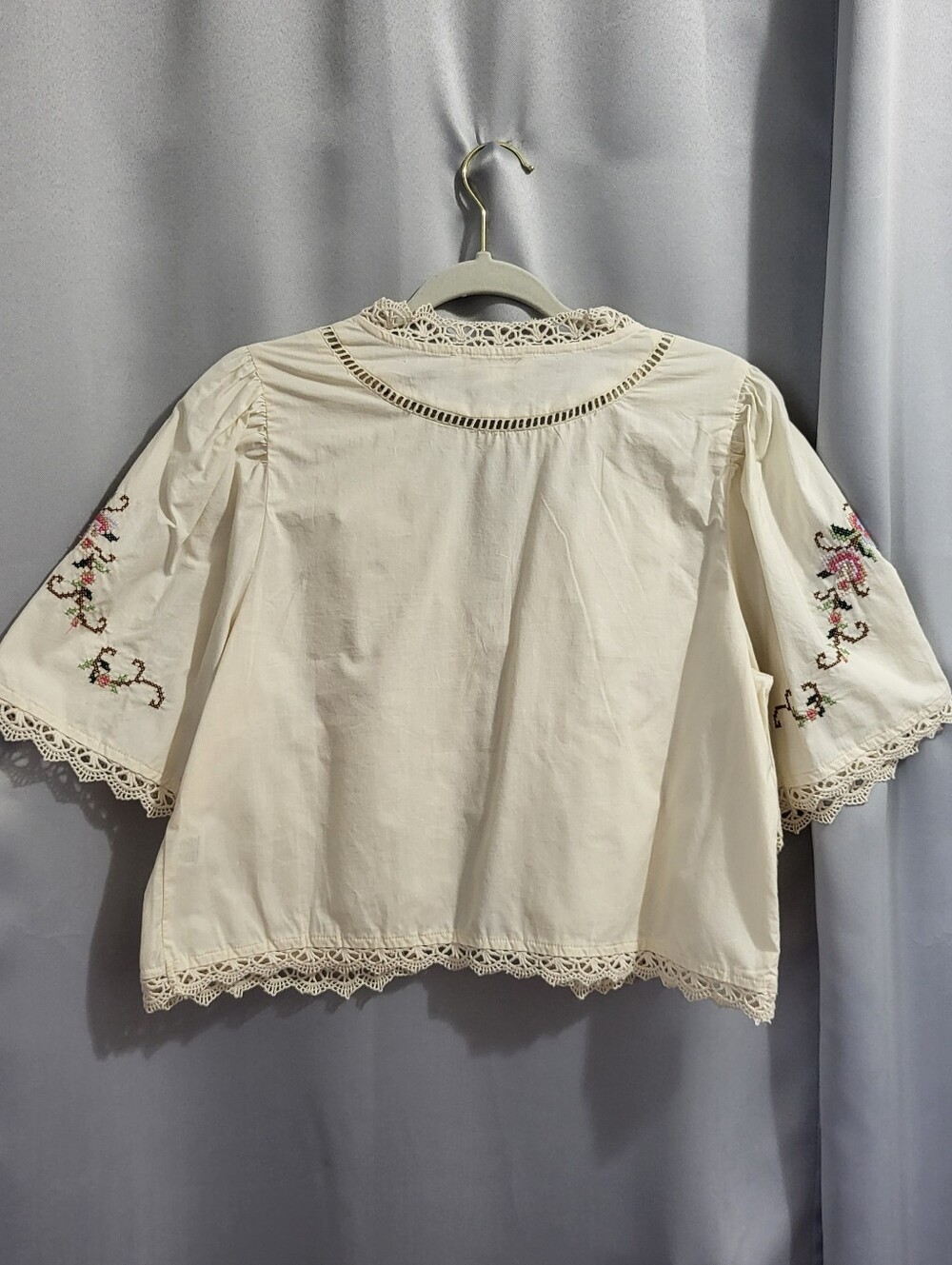 Jennifer & Grace Top Sz M Cream Cross Stitch Embroidery Lace Trim Tie Front Boho - Picture 5 of 16